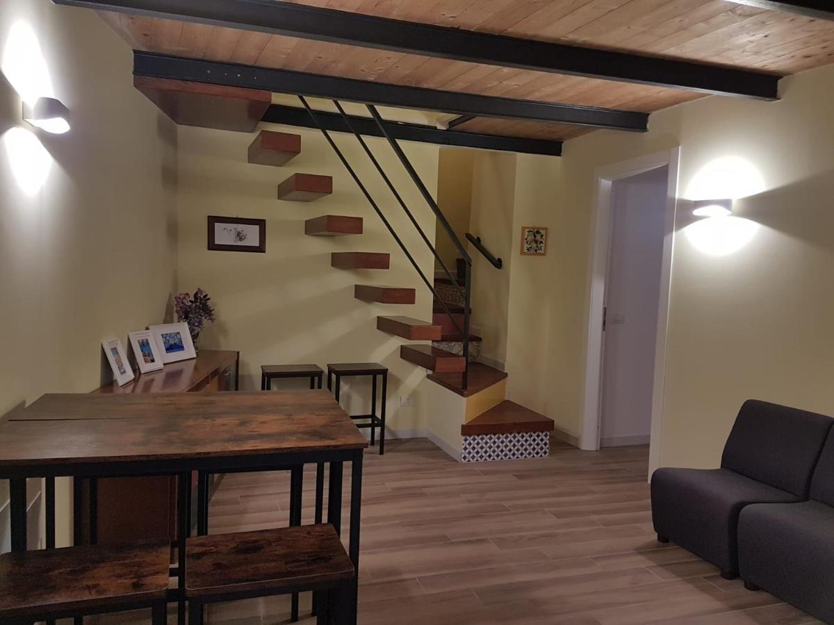 Rega Holiday House Неаполь Екстер'єр фото