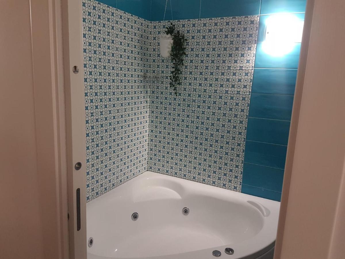 Rega Holiday House Неаполь Екстер'єр фото