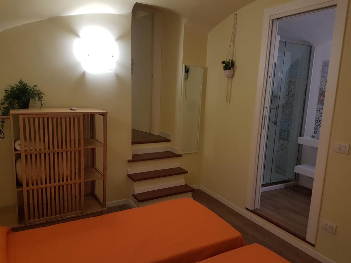 Rega Holiday House Неаполь Екстер'єр фото